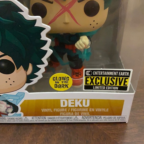 🍾CLOSET CLEAN OUT ACCEPTING ALL REASONABLE OFFERS🍾 - Picture 2 of 6